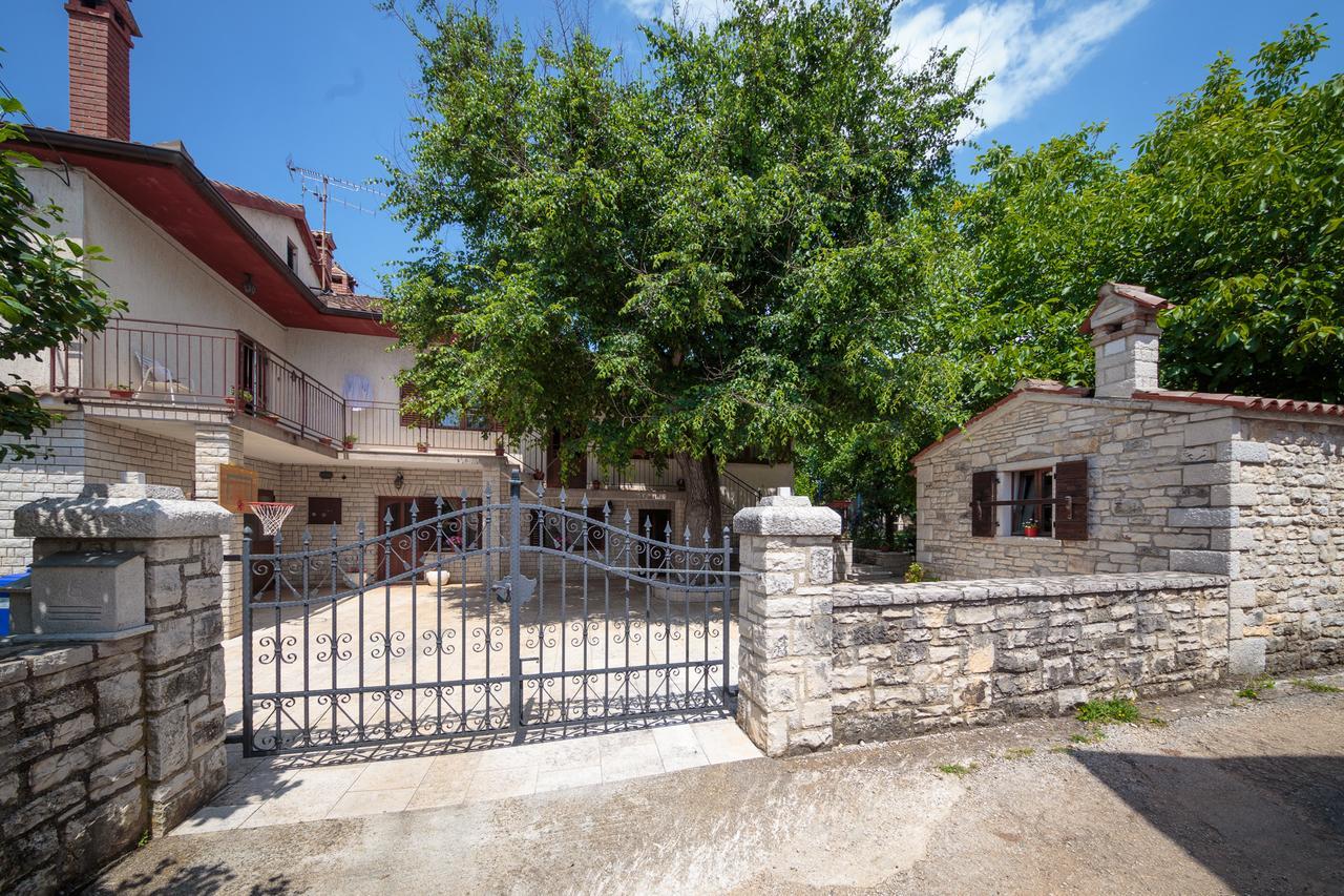 Apartments Mirjana 1655 Kanfanar Exterior photo